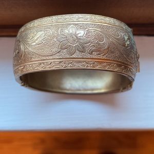💥 Clearance Sale! Floral Filigree Hinged Cuff Brass Plated Bracelet